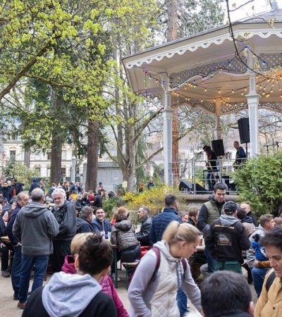 menschter bier party foule au parc hartmann