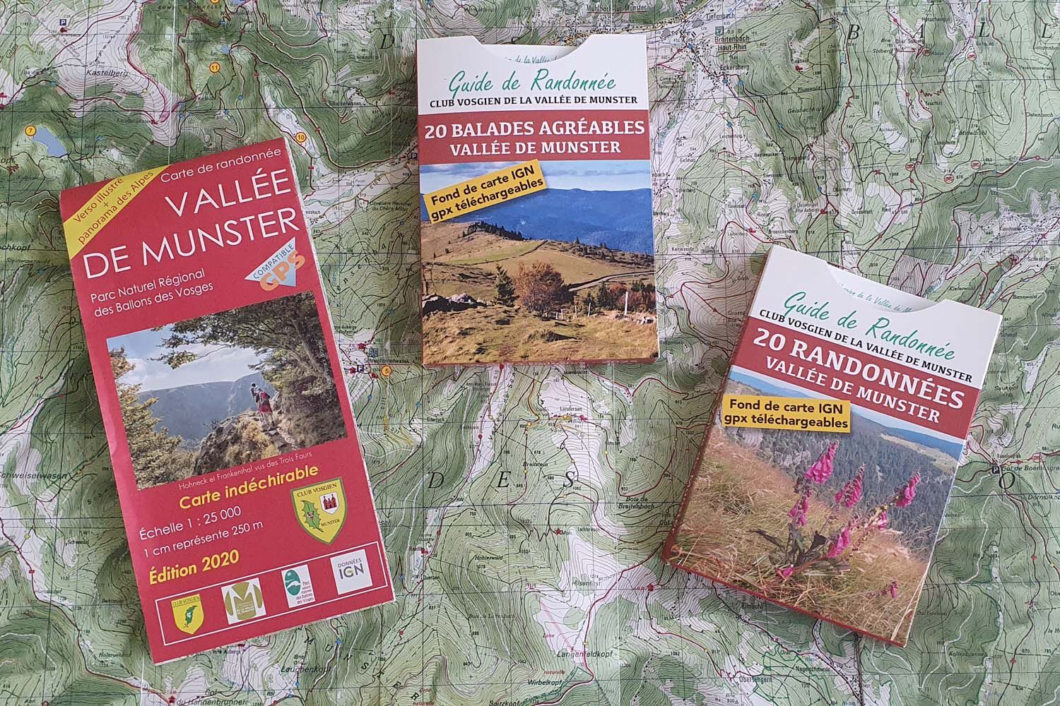 Cartes et guides du Club Vosgien