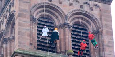 Saint-Nicolas descend du ciel